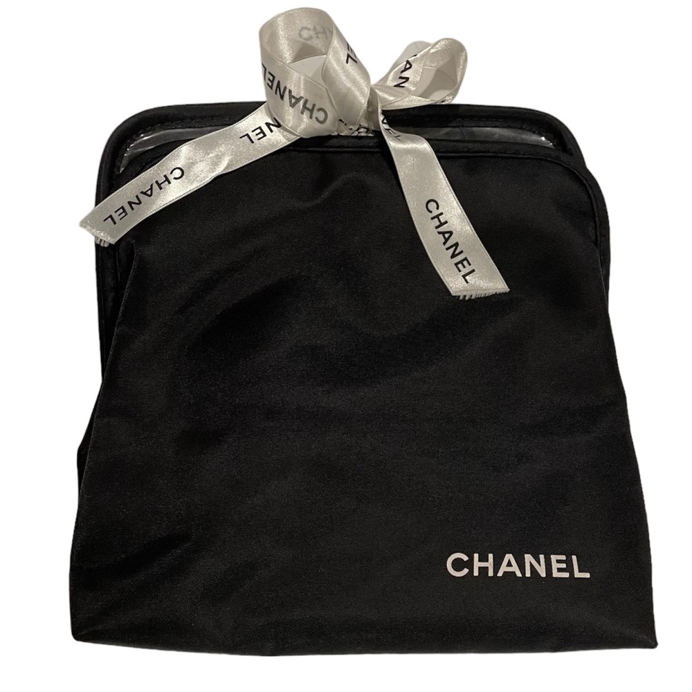 💯 Chanel Makeup Bag - Picture 2 of 12